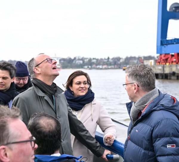 Friedirch merz im Hafen